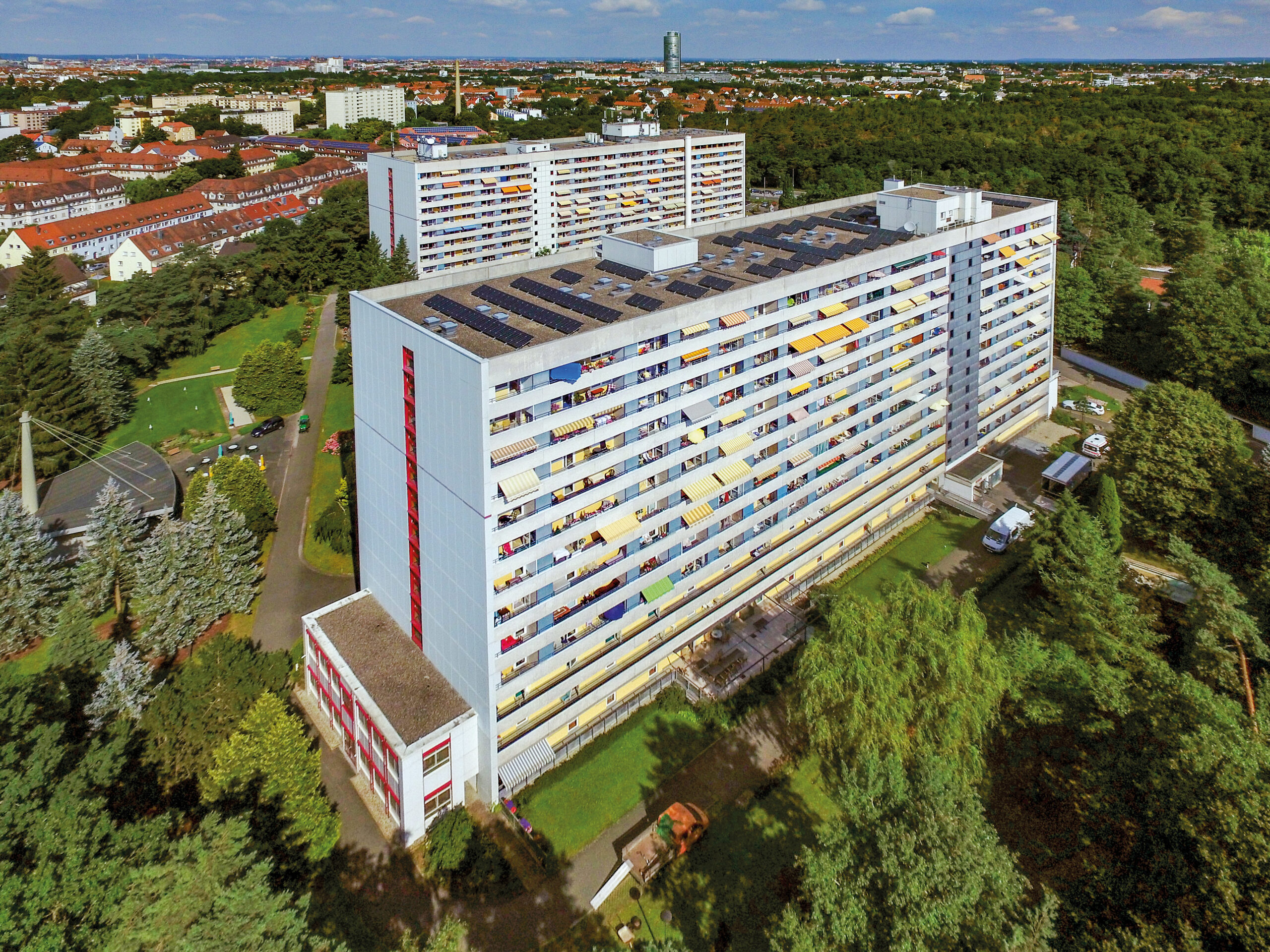 Wohngebäude im Grünen